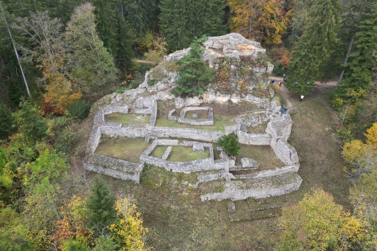 Die Burgruine Alt-Tierstein