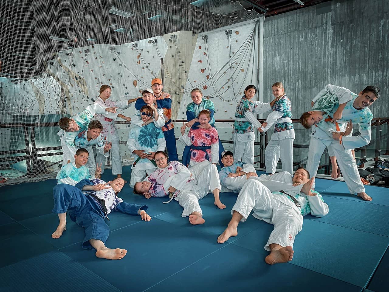 Gruppenfoto der Judo Teilnehmenden im Jugendsportcamp Tenero im Sommer 2023