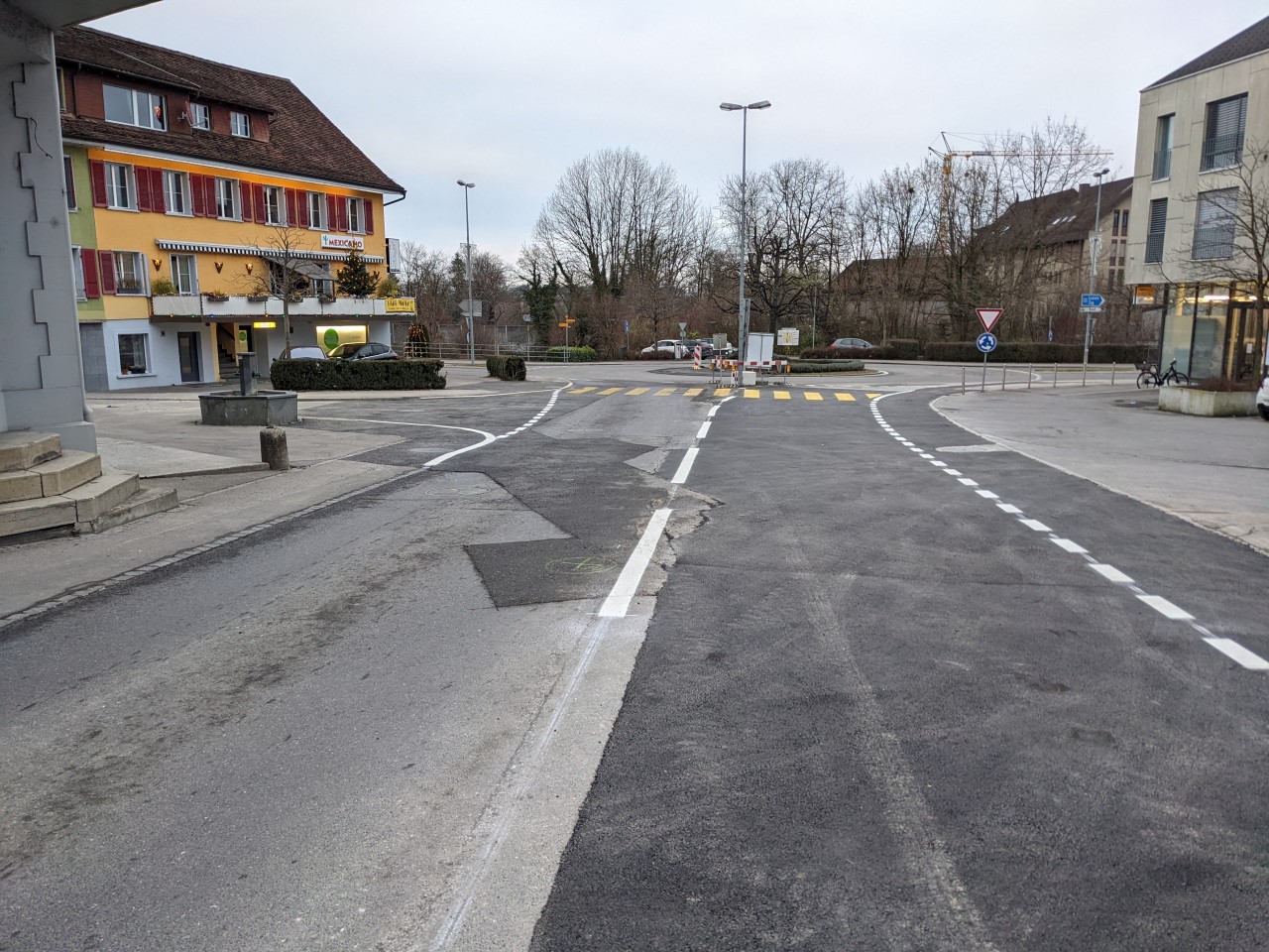 Proviorische Beläge und Markierung Einhornplatz