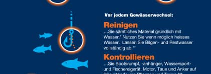 Es ist ein blau-weisses Plakat mit einem Boot, einem Standup-Padler und einem Taucher und einem Angelhaken. Bei allen wird mit einem orangen Kreis auf die Gefahr von Verschleppung invasives Arten aufmerksam gemacht.